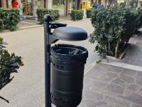 Decoro urbano continua l’installazione dei cestini porta rifiuti stradali